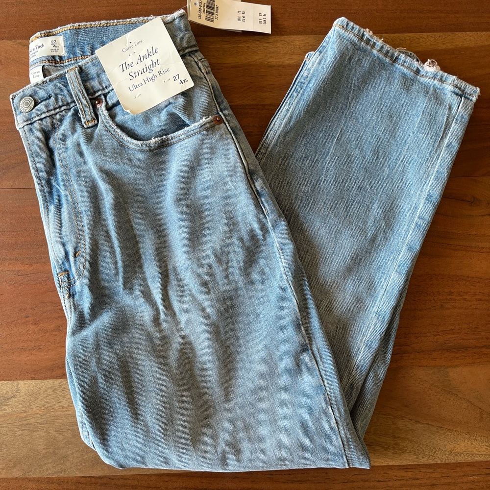NWT | Curve Love Ultra High Rise Ankle Straight Jean